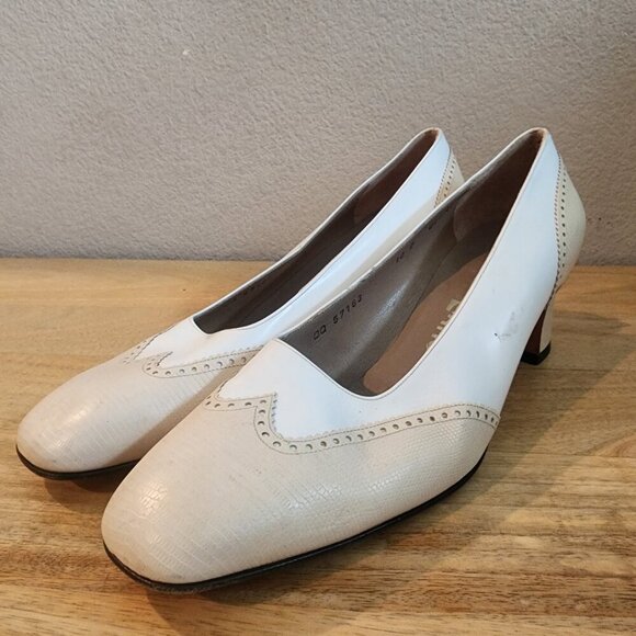 Salvatore Ferragamo Womens Low Pump Heel Square Toe Leather White Beige Size 10B - Picture 2 of 12